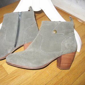 DIBA GRAY FAUX SUEDE ANKLE BOOTS BOOTIES SIZE 8 1/2 WOMEN'S  WORN ONCE